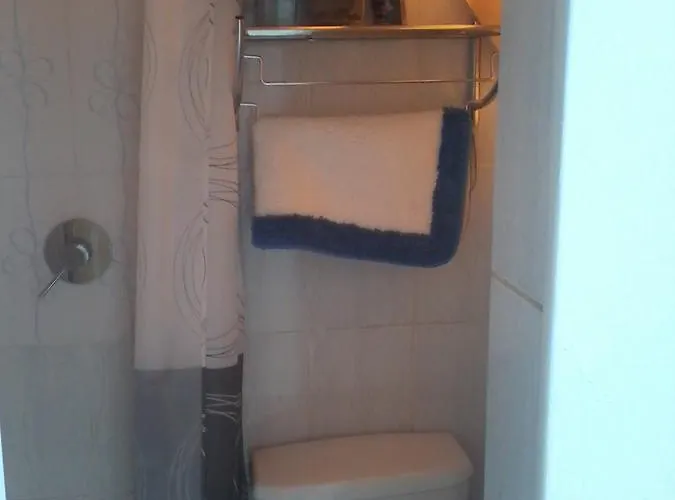 Casa Autonoma Pensión 2*
